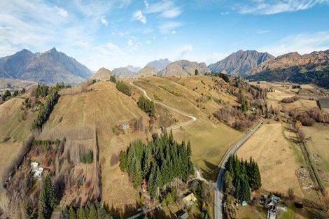 Photo of property in 2 Coronet View Road, Speargrass Flat, Queenstown, 9371