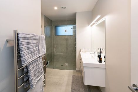 Photo of property in 16 Edgewood Place, Wanaka, 9305