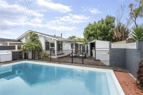 Photo of property in 1/32 Manuka Road, Glenfield, Auckland, 0629