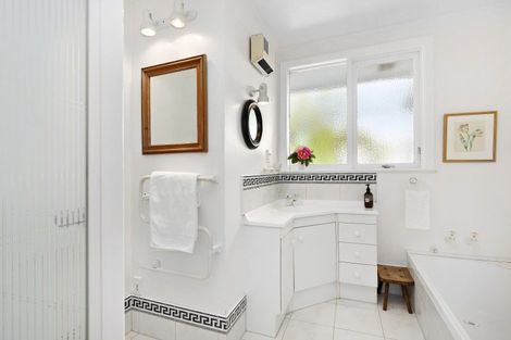 Photo of property in 395 Fergusson Drive, Heretaunga, Upper Hutt, 5018