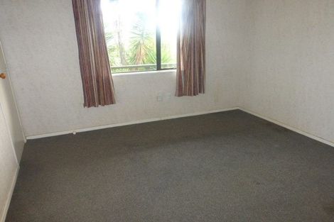 Photo of property in 12 Netherlands Avenue, Kelston, Auckland, 0602