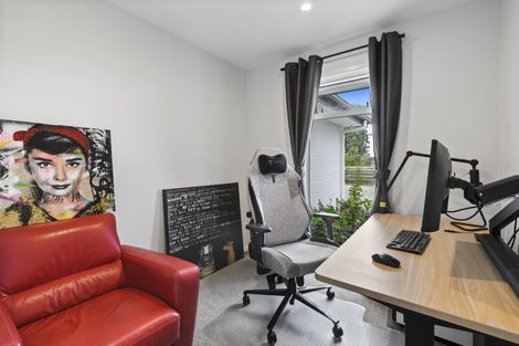 Photo of property in 7 Fairview Place, Levin, 5510