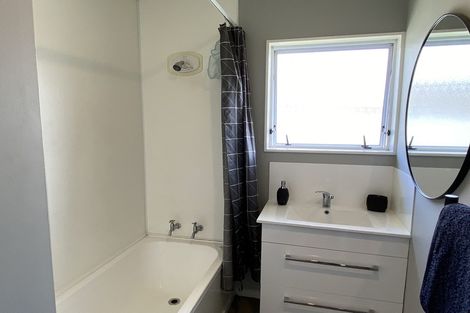 Photo of property in 12 Duncan Avenue, Te Atatu South, Auckland, 0610