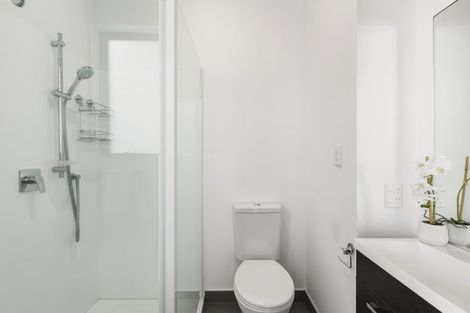 Photo of property in 2/20 Trent Street, Island Bay, Wellington, 6023