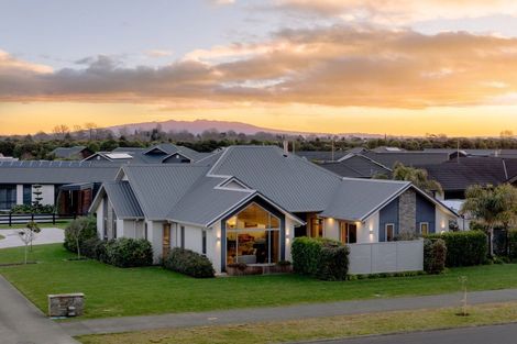 Photo of property in 77 Baxter Michael Crescent, Cambridge, 3434