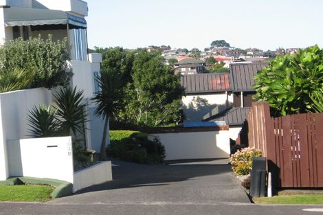 Photo of property in 103b Redoubt Road, Goodwood Heights, Auckland, 2105