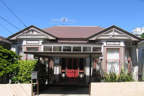 Photo of property in 7 Ranfurly Terrace, Mount Cook, Wellington, 6021