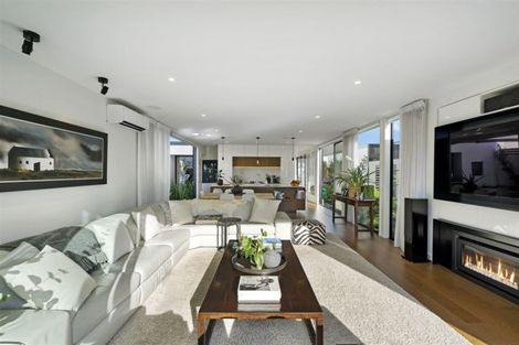 Photo of property in 54 Gracefield Avenue, Christchurch Central, Christchurch, 8013