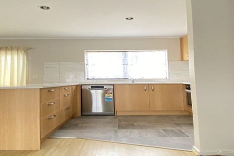 Photo of property in 9/8 Margan Avenue, New Lynn, Auckland, 0600