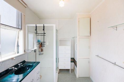 Photo of property in 30 Ngahina Street, Marton, 4710