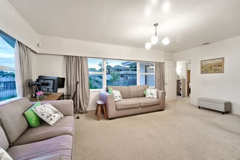 Photo of property in 31 Meilland Place, Glen Eden, Auckland, 0602