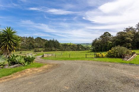 Photo of property in 369 Mangakura Road, Helensville, 0875