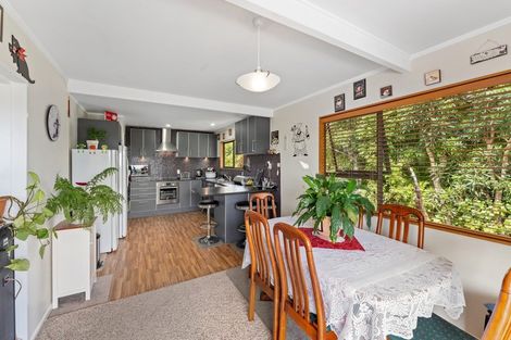 Photo of property in 24 Kereru Street, Waikanae, 5036