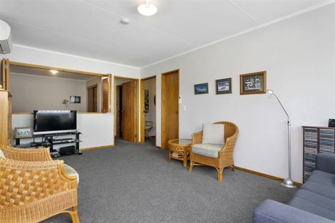 Photo of property in 19 Reeves Road, Acacia Bay, Taupo, 3330
