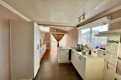 Photo of property in 8 John Walker Drive, Manurewa, Auckland, 2102