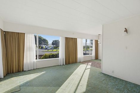 Photo of property in 5 Marine Parade, Paraparaumu Beach, Paraparaumu, 5032
