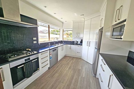 Photo of property in 9 Gilbass Avenue, Hamilton Lake, Hamilton, 3204