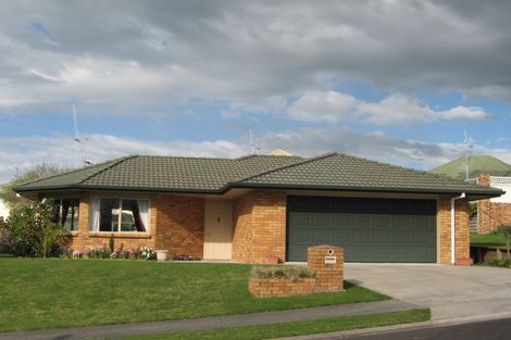 Photo of property in 15 Lucerne Place, Welcome Bay, Tauranga, 3112