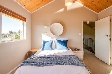 Photo of property in 3 Moana Place, Taradale, Napier, 4112