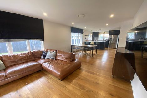 Photo of property in 21 Durham Street, Te Atatu Peninsula, Auckland, 0610