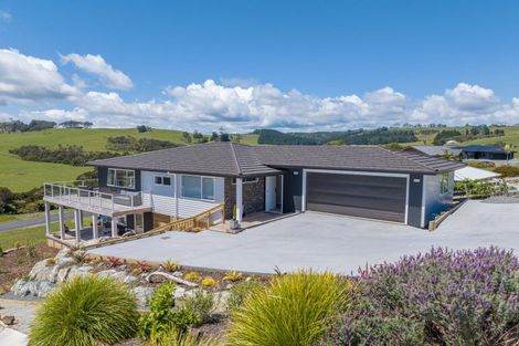 Photo of property in 21 Christine Drive, Coopers Beach, 0420