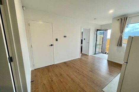 Photo of property in 1 Lawson Creek Street, Massey, Auckland, 0614