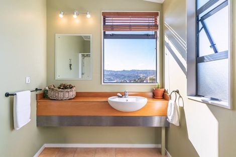 Photo of property in 12 The Anchorage, Whitby, Porirua, 5024