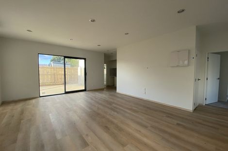 Photo of property in 37 Seaward Place, Wattle Downs, Auckland, 2103