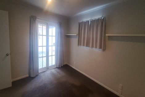 Photo of property in 5 Denver Avenue, Sunnyvale, Auckland, 0612