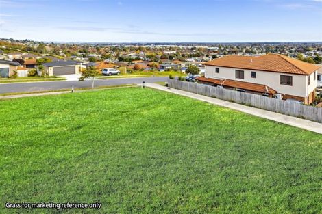 Photo of property in 58 Kirikiri Drive, Papakura, 2110