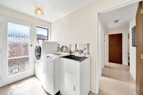 Photo of property in 44 Murray Avenue, Hawera, 4610