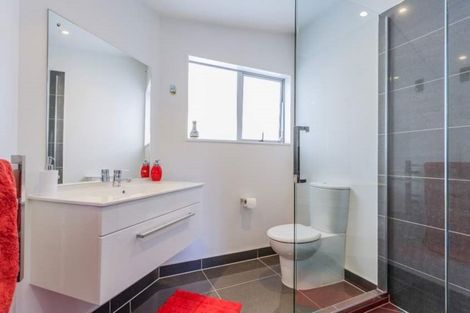 Photo of property in 21a James Street, Glenfield, Auckland, 0629