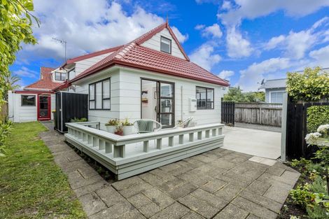 Photo of property in 1/30 Ngataringa Road, Devonport, Auckland, 0624