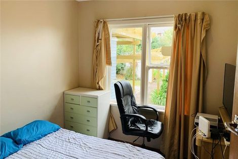 Photo of property in 50 Lyttelton Avenue, Forrest Hill, Auckland, 0620