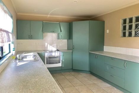 Photo of property in 39 Makora Road, Massey, Auckland, 0614