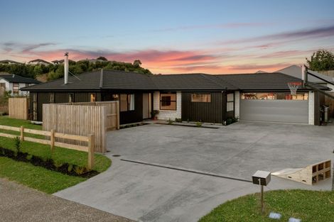 Photo of property in 1 Whakaturou Crescent, Pyes Pa, Tauranga, 3112