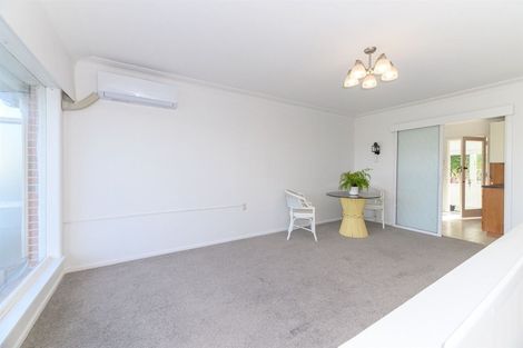Photo of property in 1/38 Holland Road, Hillcrest, Auckland, 0627