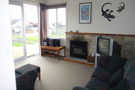 Photo of property in 19 Pitcairn Street, Oakura, 4314
