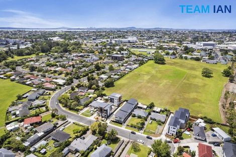 Photo of property in 1/68 Smythe Road, Henderson, Auckland, 0612