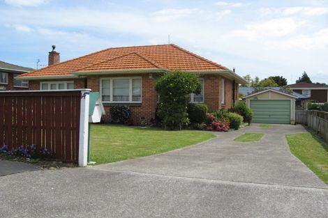 Photo of property in 14a Coronation Road, Mangere Bridge, Auckland, 2022