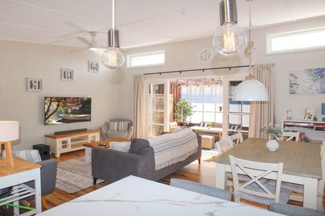 Photo of property in 1 Andresen Street, Foxton Beach, Foxton, 4815