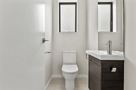 Photo of property in 30 Te Aniwaniwa Terrace, Albany, 0632