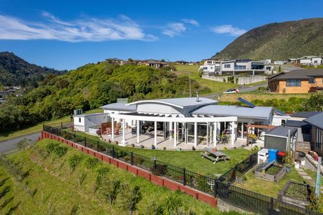 Photo of property in 8 Harbour View Heights, Picton, 7220