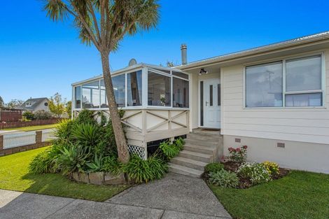 Photo of property in 9 Farnworth Crescent, Whakatane, 3120