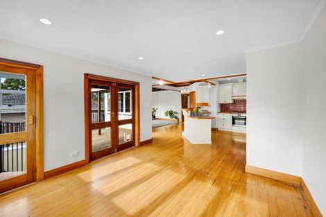 Photo of property in 27 Bonithon Avenue, Moturoa, New Plymouth, 4310