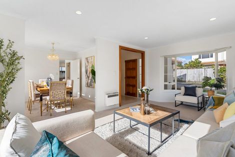 Photo of property in 81a Meadowland Drive, Somerville, Auckland, 2014