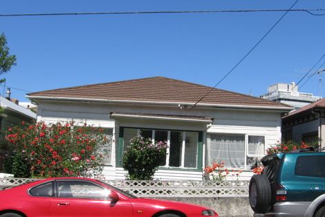 Photo of property in 5 Ranfurly Terrace, Mount Cook, Wellington, 6021