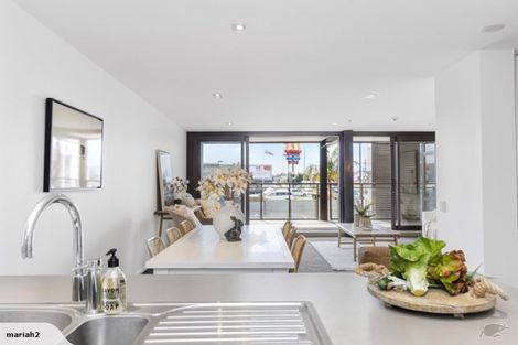 Photo of property in 2-06/424 Maunganui Road, Mount Maunganui, 3116