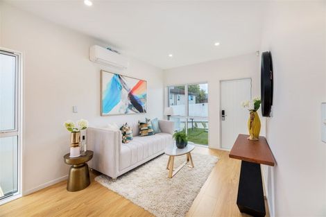 Photo of property in 3d Kingdale Road, Henderson, Auckland, 0610