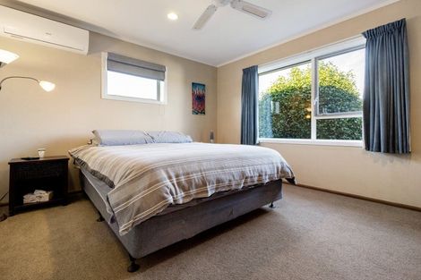 Photo of property in 32 Sandwich Road, St Andrews, Hamilton, 3200